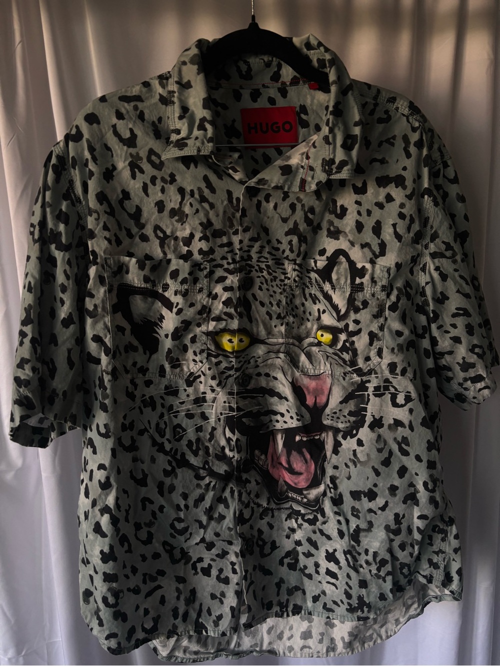 HUGO Gray Leopard-Print Short-Sleeve Button-Down with Graphic Cat Face
